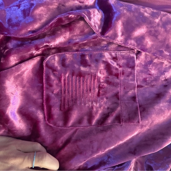 Purple Velvet Savage X Fenty ***MEN//WOMEN*** Robe Size Small UNISEX - Picture 3 of 7